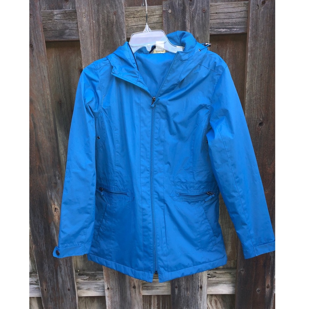 Natural Reflections rain coat! ☔️